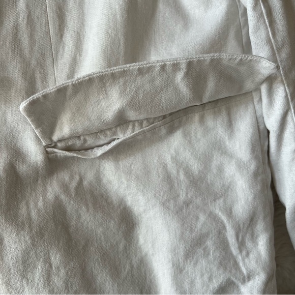 Halston Women's White Linen Blend Blazer - Picture 7 of 11